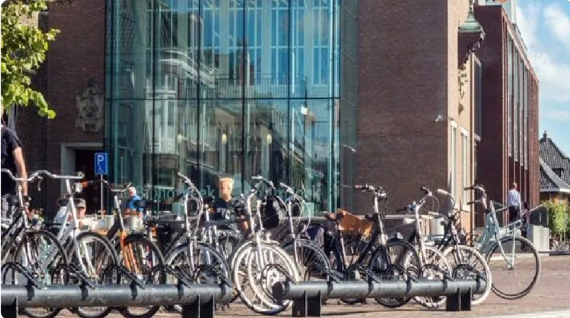 Fietsenrekken markt